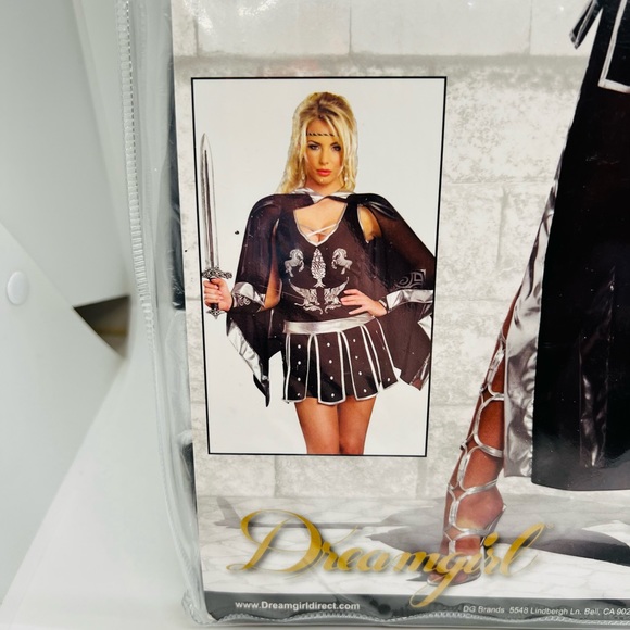 NWT Glorious Gladiator Costume. Can be worn 2 ways. Size Large - Picture 6 of 10
